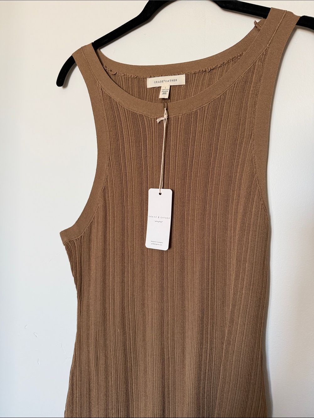 Brown Ribbed Scoop Tank - Picture 5 of 5